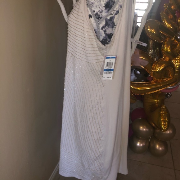 Sequin Detailed Dress - Picture 6 of 10